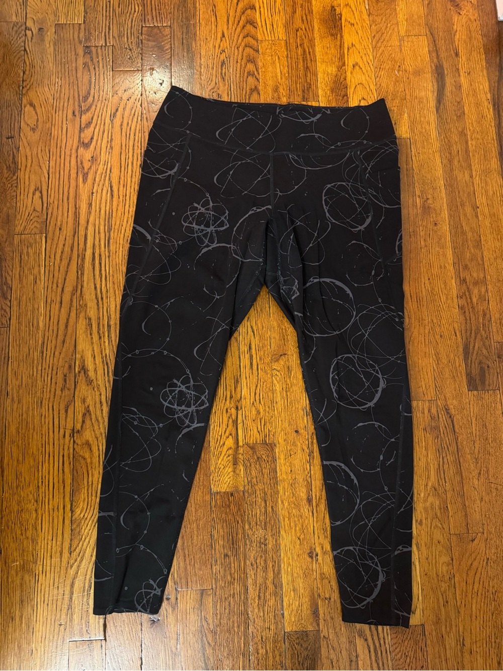 Uniqlo Women’s Black Patterned Leggings